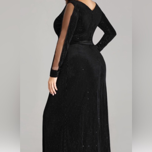 Black, long sleeve, formal gown sequence size 14 - Picture 1 of 6